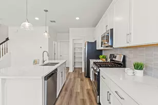 108 Hartson Dr, Taylor, TX 76574 - Photo 1