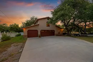 707 Cat Hollow Club Dr, Spicewood, TX 78669 - Photo 38