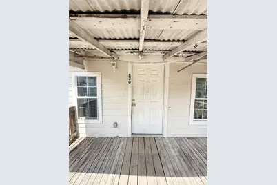 820 Chihuahua Street, Lockhart, TX 78644 - Photo 4