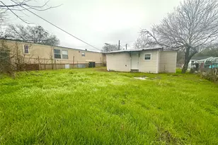 820 Chihuahua St, Lockhart, TX 78644 - Photo 1