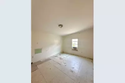 820 Chihuahua Street, Lockhart, TX 78644 - Photo 8