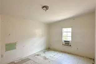 820 Chihuahua St, Lockhart, TX 78644 - Photo 8