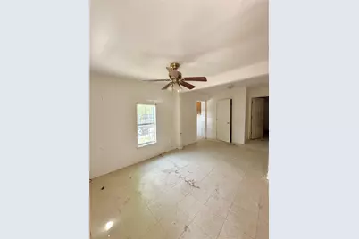 820 Chihuahua Street, Lockhart, TX 78644 - Photo 6