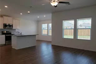 109 Red Buckeye St, Hutto, TX 78634 - Photo 10
