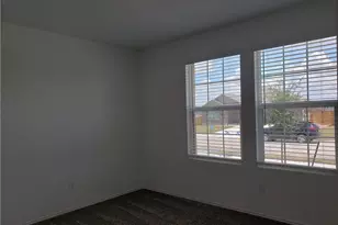 109 Red Buckeye St, Hutto, TX 78634 - Photo 8