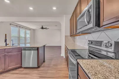 3894 Bentwood Way, New Braunfels, TX 78130 - Photo 12