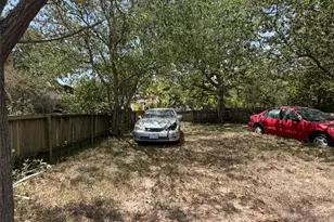 506 S Ave C, Elgin, TX 78621 - Photo 4