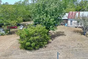 506 S Ave C, Elgin, TX 78621 - Photo 6