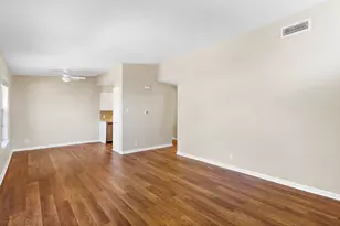 2710 St Edwards Cir, Austin, TX 78704 - Photo 6