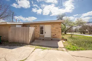 2710 St Edwards Cir, Austin, TX 78704 - Photo 2