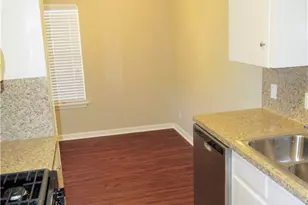 2710 St Edwards Cir, Austin, TX 78704 - Photo 4