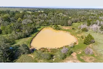 6417 County Road 240, Waelder, TX 78959 - Photo 30