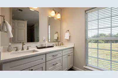 6417 County Road 240, Waelder, TX 78959 - Photo 20