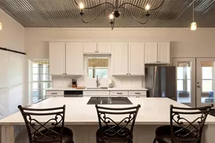 6417 Co Rd 240, Waelder, TX 78959 - Photo 8