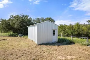 6417 Co Rd 240, Waelder, TX 78959 - Photo 28