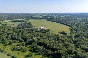 6417 Co Rd 240, Waelder, TX 78959 - Photo 36