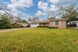 1800 Barbara St, Austin, TX 78757 - Photo 2