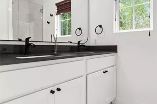 1213 Eleanor St, Austin, TX 78721 - Photo 22