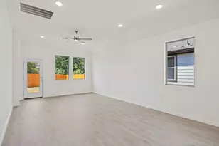 170 Hornet St, Elgin, TX 78621 - Photo 28