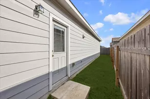 304 Mica Trl, San Marcos, TX 78656 - Photo 14