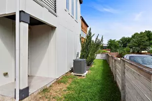 911 Stobaugh St, Austin, TX 78757 - Photo 26