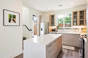 911 Stobaugh St, Austin, TX 78757 - Photo 6
