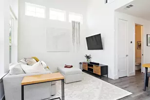 911 Stobaugh St, Austin, TX 78757 - Photo 12