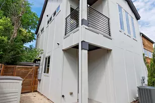 911 Stobaugh St, Austin, TX 78757 - Photo 24
