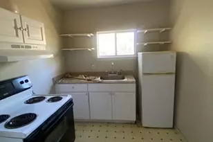 523 S Rio Grande St, Lockhart, TX 78644 - Photo 8