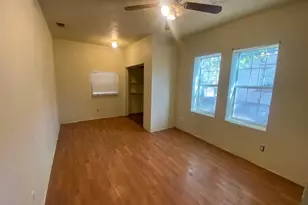 523 S Rio Grande St, Lockhart, TX 78644 - Photo 12