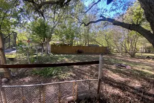 523 S Rio Grande St, Lockhart, TX 78644 - Photo 14