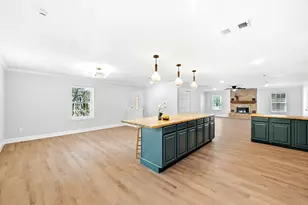295 Oak Creek Cir, Luling, TX 78648 - Photo 14