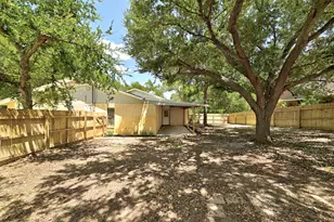 295 Oak Creek Cir, Luling, TX 78648 - Photo 26