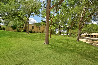 295 Oak Creek Circle, Luling, TX 78648 - Photo 36