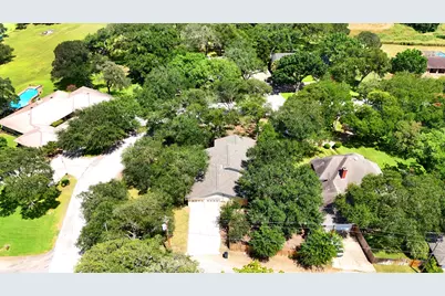 295 Oak Creek Circle, Luling, TX 78648 - Photo 34