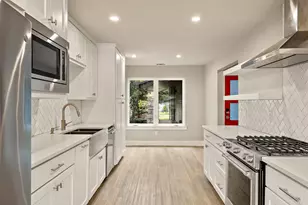 8910 Mt Bartlett Dr, Austin, TX 78759 - Photo 14