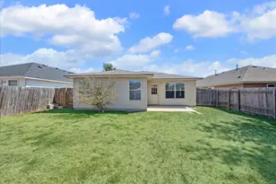 108 Loryn Dr, Hutto, TX 78634 - Photo 2