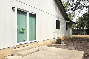 1747 Horseshoe Cir, Round Rock, TX 78681 - Photo 18