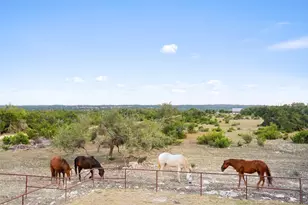 561 Broken Bit Trl, Dripping Springs, TX 78620 - Photo 32