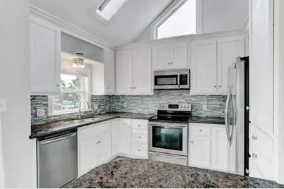 16525 Jamaica Cove Road, Jamaica Beach, TX 77554 - Photo 8