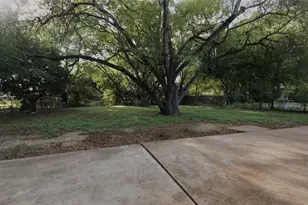 5308 Peppertree Pkwy, Austin, TX 78744 - Photo 10