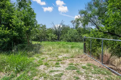 925 N 1st Street, Jarrell, TX 76537 - Photo 2