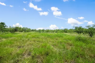 925 N 1st Street, Jarrell, TX 76537 - Photo 4