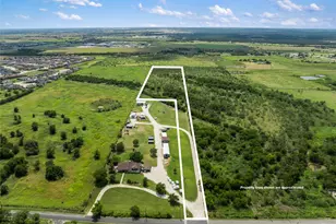 925 N 1st St, Jarrell, TX 76537 - Photo 1