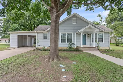 1607 N Harding Avenue, Cameron, TX 76520 - Photo 1