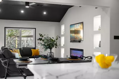 18528 Blue Pond Drive, Pflugerville, TX 78660 - Photo 10