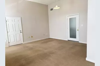 2 Depot Square #B, Elgin, TX 78621 - Photo 4