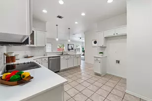 2502 Vernell Way, Round Rock, TX 78664 - Photo 4