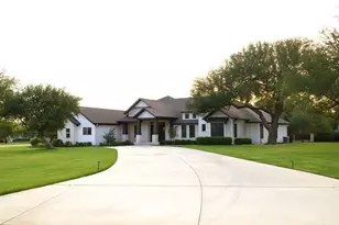 120 Woodland Hills Dr, Georgetown, TX 78633 - Photo 2