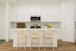 102 Donnington Dr, Hutto, TX 78634 - Photo 4